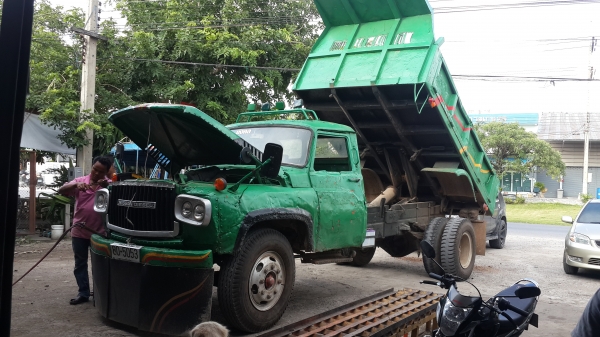 รถ nissun หัวยาวดั้มเครื่อง165แรง พวงมาลัยเพาเวอร์ ช่วงล่างฟูโซ รถพร้อมใช้ เอกสารพร้อมโอน