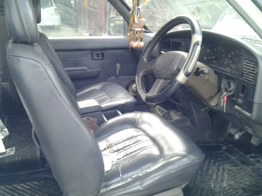 TOYOTA MIGHTY-X ปี92 เครื่องดีเซล2L-2500 เครื่องดีแอร์เย็นคัดซีสวยพวงมัยลัยธรรมดา