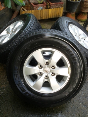 ล้อ TOYOTA ขอบ 16 พร้อมยาง bridgestone ปี 13  265 70 26 ชุดล่ะ 10,500