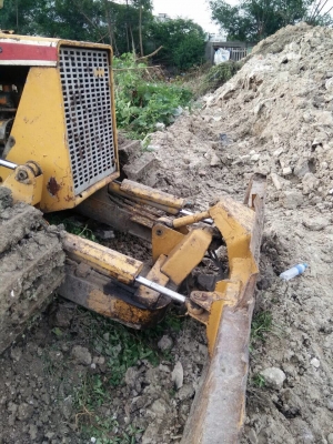 KOMATSU D20-5
