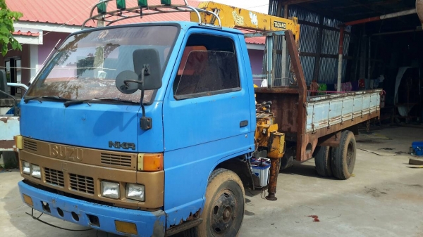 ขายรถเครนNKR110แรง เครน2.5ตัน สภาพพร้อมใช้งาน