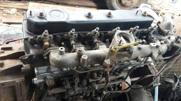 ขายเครื่องอีซูซุ6BG1สภาพดี175แรงม้าอุปกรครบพร้อมยกขึ้นใช้งานใด้เลยราคา75000