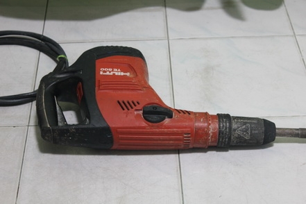 เครื่องสกัดคอนกรีตไฟฟ้า ฮิลติ  ยี่ห้อคุณภาพฝั่งยุโรป สภาพดีพร้อมใช้งานครับ