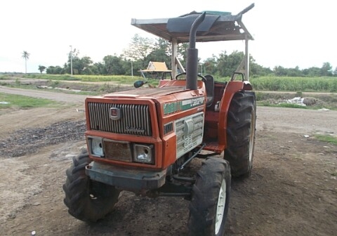 สีนวนจัดให้ สำหรับลูกค้าทุนน้อยแต่อยากได้ของดี มาทางนี้ Kubota(คูโบต้า)DT32แรง โฟร์วิน พวงมาลัยพาวเวอร์ เครื่องฟิต ยางดี เกียร์พร้อม พร้อมใช้งาน มีแต่ตัว