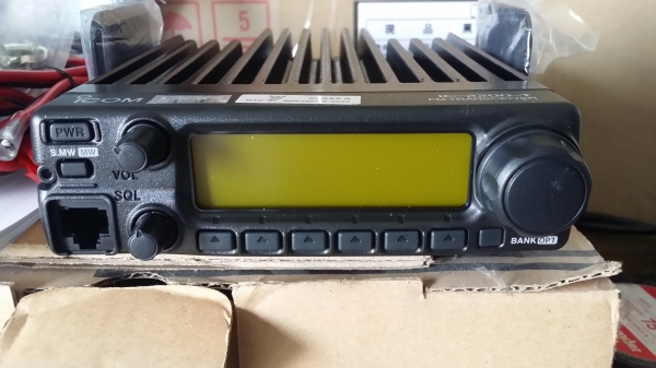 ขายครับ icom2200t เก่าเก็บจนลืมครับ