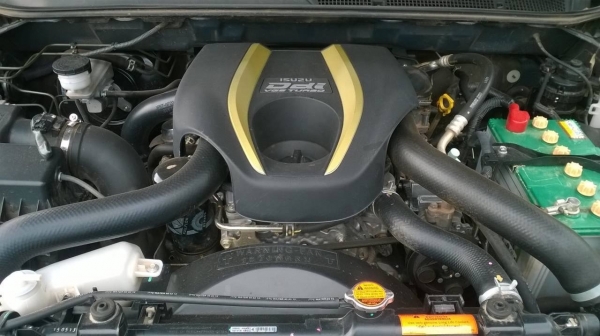 ขาย ISUZU DMAX 2.5 HI-Lander ปี 2013/2556 เครื่องดีไม่เคยแกะ มีกล้องหลัง วิ่งน้อยแค่ 60,000 กม. ขาย ISUZU DMAX 2.5 HI-Lander ปี 2013/2556 เครื่องดีไม่เคยแกะ มีกล้องหลัง วิ่งน้อยแค่ 60,000 กม.