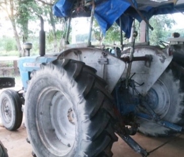 FORD 3000 T3 เพลาเดียว รถสภาพดีพร้อมใช้งานได้เลยครับ ไม่มีอุปกรณ์นะครับขายตามสภาพ เครื่องยนต์ 3 สูบแรงดีเดิมๆไม่มีเยิ้ม ระบบเกียร์ใช้งานได้ปกติดีไม่มีปัญหา ช่วงล่างยางสภาพดี 65\% พร้ิมใช้งาน เอกสารสัญญาซื้อขาย ราคาต่อรองได้ครับ