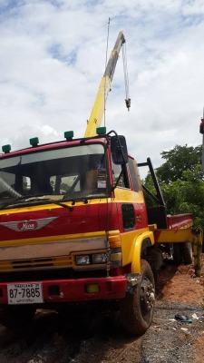 ขาย6ล้อ HINO เครน3ตัน3ปอก เครื่องEH700 168แรง แชชซีสวยเครื่องดี กระบะยาว6เมตร สภาพพร้อมใช้งาน เอกสารเล่มทะเบียนพร้อมโอน