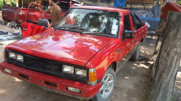 ขายรถกะบะนิสสันsdเครื่องดีเซลราคา36000บาท