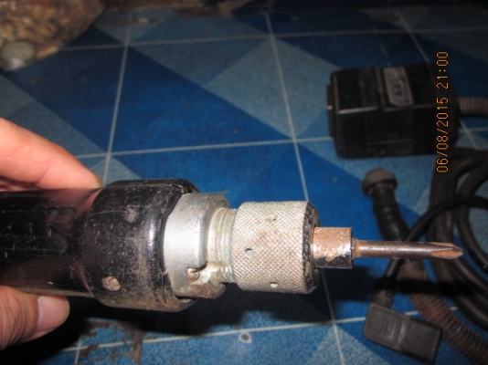 ไขควงไฟฟ้าไม่ไร้สายนะครับ