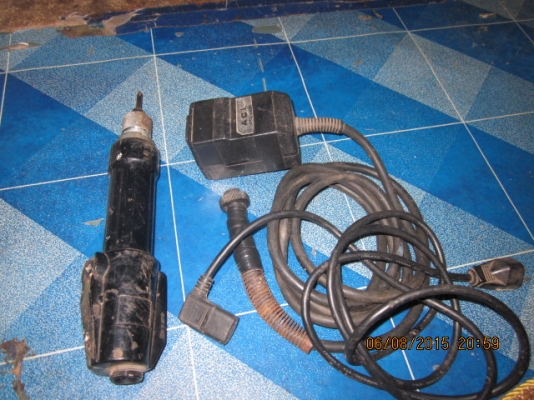 ไขควงไฟฟ้าไม่ไร้สายนะครับ