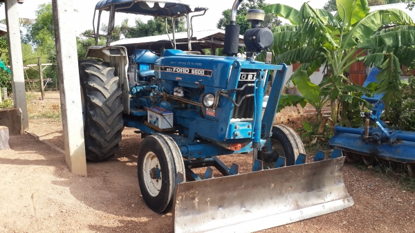 FORD 77T5 พร้อมอุปกรณ์หน้าหลัง ทะเบียนพร้อมโอน