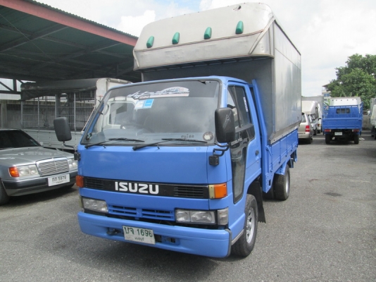 ขาย Isuzu NKR 4ล้อยาง6เส้น หัวปี๊บตาหวาน ปี97. ขาย Isuzu NKR 4ล้อยาง6เส้น หัวปี๊บตาหวาน ปี97.