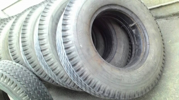 9.00-20 BRIDGESTONE ยางรถบรรทุก tel.081-427-3941 9.00-20 BRIDGESTONE ยางรถบรรทุก tel.081-427-3941