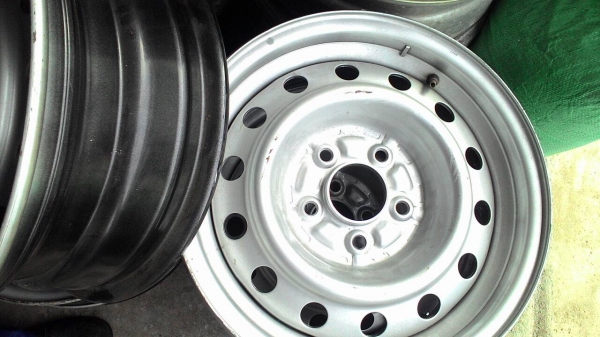 กะทะ 5 รู ขอบ 15  ของโตโยต้า ไมตี้  ชุด 4 ใบ  tel.081-427-3941