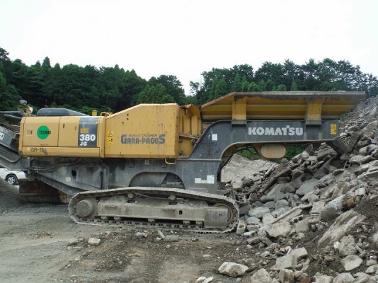 Mobile jaw crusher :KOMATSU BR380JG-1  ปี2004 งานเหมืองไหนสนใจติดต่อมาได้เลยครับ