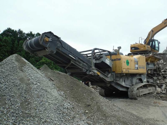 Mobile jaw crusher :KOMATSU BR380JG-1  ปี2004 งานเหมืองไหนสนใจติดต่อมาได้เลยครับ