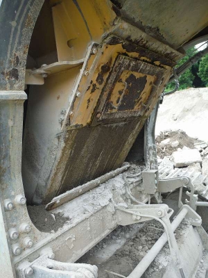 Mobile jaw crusher :KOMATSU BR380JG-1  ปี2004 งานเหมืองไหนสนใจติดต่อมาได้เลยครับ