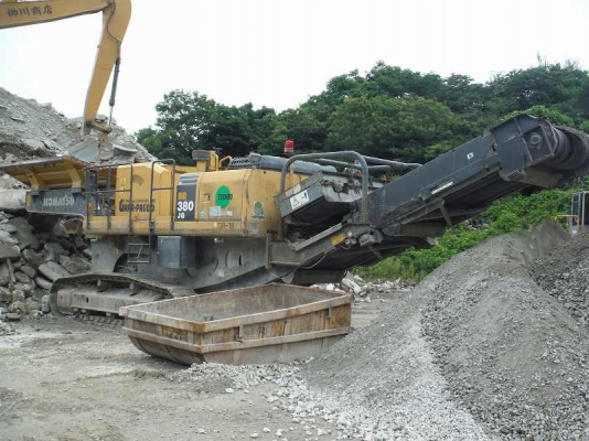 Mobile jaw crusher :KOMATSU BR380JG-1  ปี2004 งานเหมืองไหนสนใจติดต่อมาได้เลยครับ