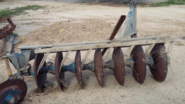 จัดส่ง อ.บ้านหมี่ ลพบุรี่ ขายผาน7สภาพพร้อมใช้งาน ไถดีมากครับ จัดส่ง อ.บ้านหมี่ ลพบุรี่ ขายผาน7สภาพพร้อมใช้งาน ไถดีมากครับ