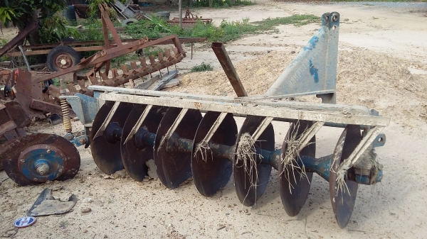 จัดส่ง อ.บ้านหมี่ ลพบุรี่ ขายผาน7สภาพพร้อมใช้งาน ไถดีมากครับ จัดส่ง อ.บ้านหมี่ ลพบุรี่ ขายผาน7สภาพพร้อมใช้งาน ไถดีมากครับ