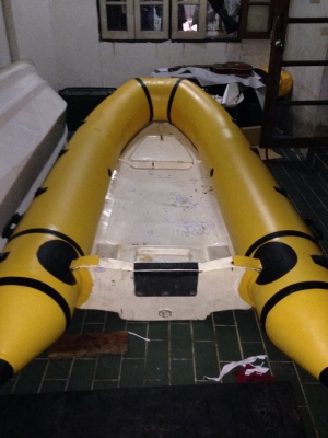 เรือยางท้องไฟเบอร์ 360  ผ้าใหม่ 30000ครับ