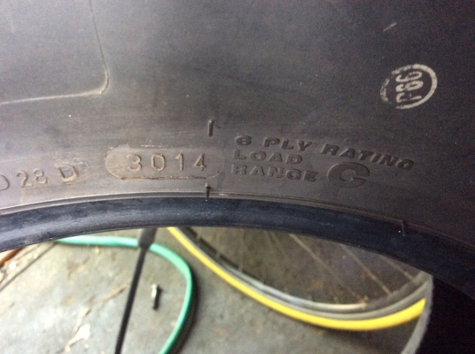 ขายยาง 31 /10.5 R15   ปี 14