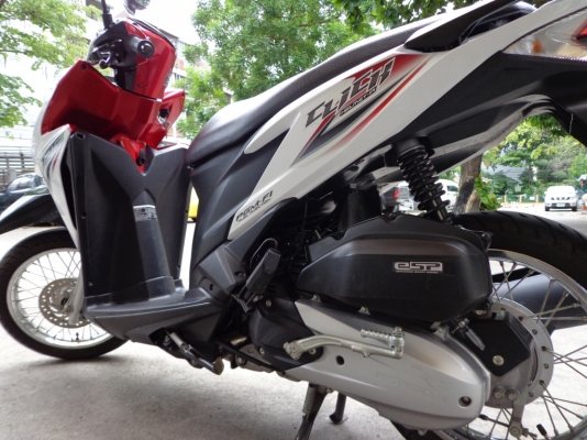 CLICK 125 i สีขาว ดำ รถเดือนธันวาคม ปี 2556 ไมล์ 4พันโล  ขาย 32,000บาท