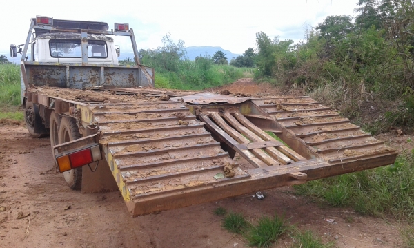 ขาย** 400000 **บาท10 ล้อ เทลเลอร์ ขึ้นแมคโคร200 พร้อมใช้