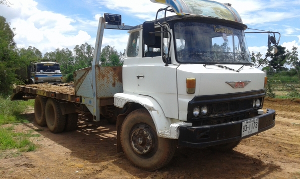 ขาย** 400000 **บาท10 ล้อ เทลเลอร์ ขึ้นแมคโคร200 พร้อมใช้