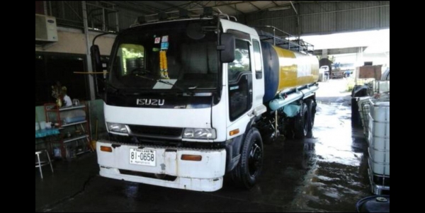 รถบรรทุกน้ำมันพืช ยี่ห้อ ISUZU