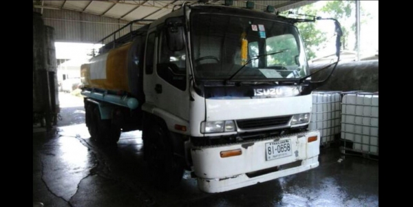 รถบรรทุกน้ำมันพืช ยี่ห้อ ISUZU