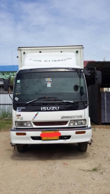 รถตู้บรรทุก 6 ล้อ 10 บาน 7.2 เมตร รถตู้บรรทุก 6 ล้อ 10 บาน 7.2 เมตร