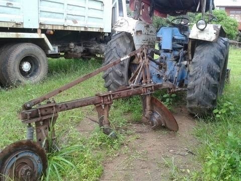 ขายรถไถ FORD 5500 เสื้อลาย รถใช้งานได้ปกติ เอกสารสัญญาซื้อขาย อุปกรณ์ผานดันหน้า และผาน 3 ราคาต่อรองได้ครับ