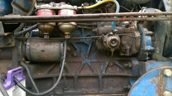 ขายรถไถ FORD 5500 เสื้อลาย รถใช้งานได้ปกติ เอกสารสัญญาซื้อขาย อุปกรณ์ผานดันหน้า และผาน 3 ราคาต่อรองได้ครับ