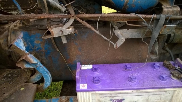 ขายรถไถ FORD 5500 เสื้อลาย รถใช้งานได้ปกติ เอกสารสัญญาซื้อขาย อุปกรณ์ผานดันหน้า และผาน 3 ราคาต่อรองได้ครับ