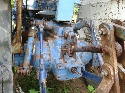 ขายรถไถ FORD 5500 เสื้อลาย รถใช้งานได้ปกติ เอกสารสัญญาซื้อขาย อุปกรณ์ผานดันหน้า และผาน 3 ราคาต่อรองได้ครับ