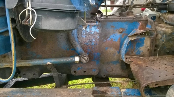 ขายรถไถ FORD 5500 เสื้อลาย รถใช้งานได้ปกติ เอกสารสัญญาซื้อขาย อุปกรณ์ผานดันหน้า และผาน 3 ราคาต่อรองได้ครับ