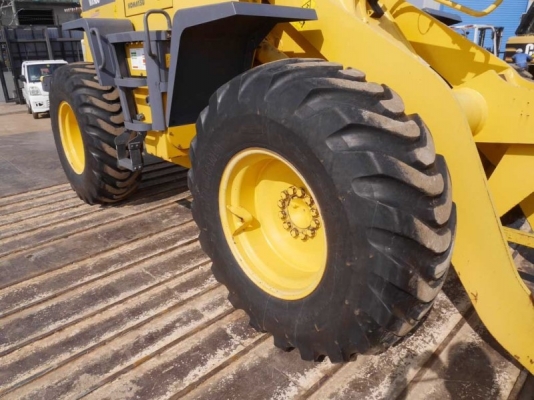 KOMATSU WA100-3 นำเข้าจากญี่ปุ่นครับ สวยๆ 090-986-2521 อ๊อบ
