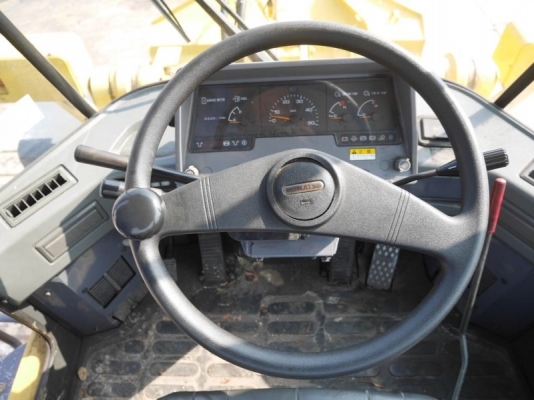 KOMATSU WA100-3 นำเข้าจากญี่ปุ่นครับ สวยๆ 090-986-2521 อ๊อบ