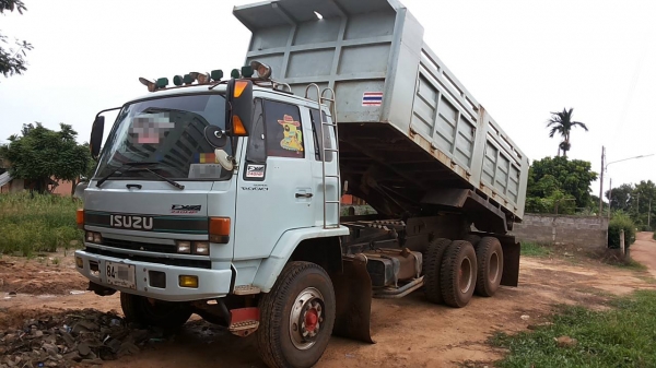 **979,000 บ.ต่อรอง/// 10ล้อ ISUZU ROCKY 240 **ขาย ISUZU ROCKY 240 แรง 10ล้อ2เพลาดั้มเหล็ก สภาพสวย ISUZU ROCKY FXZ23NFYF K 6SD1-240HP (จดใหม่ปี46) หัวขาวทำฟ้า เครื่องเดิม เกียร์เดิม เครื่องดี แน่น แรง ไม่เยิ้ม เกียร์ดีไม่มีหลุดครับ ช่วงล่างเดิม คัสซีใหญ่ ส **979,000 บ.ต่อรอง/// 10ล้อ ISUZU ROCKY 240 **ขาย ISUZU ROCKY 240 แรง 10ล้อ2เพลาดั้มเหล็ก สภาพสวย ISUZU ROCKY FXZ23NFYF K 6SD1-240HP (จดใหม่ปี46) หัวขาวทำฟ้า เครื่องเดิม เกียร์เดิม เครื่องดี แน่น แรง ไม่เยิ้ม เกียร์ดีไม่มีหลุดครับ ช่วงล่างเดิม คัสซีใหญ่ ส