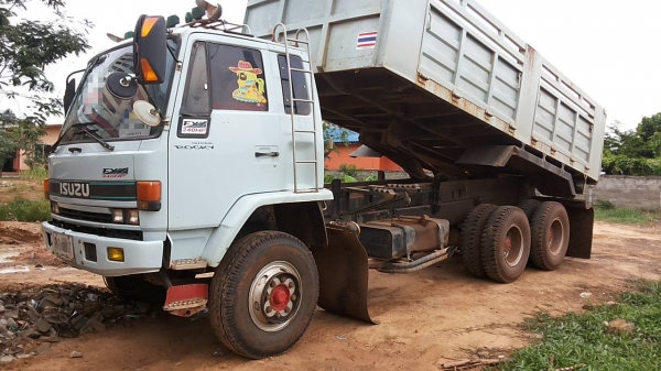 **979,000 บ.ต่อรอง/// 10ล้อ ISUZU ROCKY 240 **ขาย ISUZU ROCKY 240 แรง 10ล้อ2เพลาดั้มเหล็ก สภาพสวย ISUZU ROCKY FXZ23NFYF K 6SD1-240HP (จดใหม่ปี46) หัวขาวทำฟ้า เครื่องเดิม เกียร์เดิม เครื่องดี แน่น แรง ไม่เยิ้ม เกียร์ดีไม่มีหลุดครับ ช่วงล่างเดิม คัสซีใหญ่ ส **979,000 บ.ต่อรอง/// 10ล้อ ISUZU ROCKY 240 **ขาย ISUZU ROCKY 240 แรง 10ล้อ2เพลาดั้มเหล็ก สภาพสวย ISUZU ROCKY FXZ23NFYF K 6SD1-240HP (จดใหม่ปี46) หัวขาวทำฟ้า เครื่องเดิม เกียร์เดิม เครื่องดี แน่น แรง ไม่เยิ้ม เกียร์ดีไม่มีหลุดครับ ช่วงล่างเดิม คัสซีใหญ่ ส