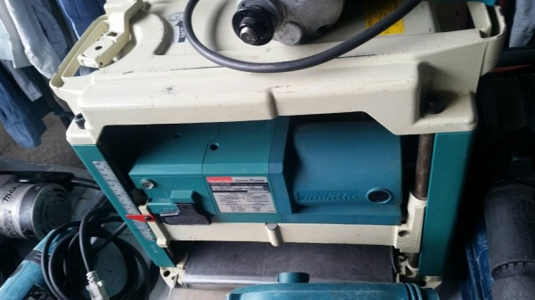 เครื่องรีดไม้มากีตา 12 นิ้วสภาพเหมือนใหม่ เครื่องรีดไม้มากีตา 12 นิ้วสภาพเหมือนใหม่