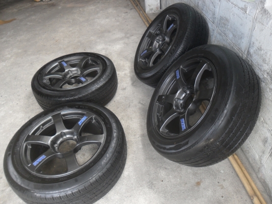 ล้อแม็ก 18นิ้ว 6รู พร้อมยาง สวยๆ 4 ล้อ ราคา 11700 บาท