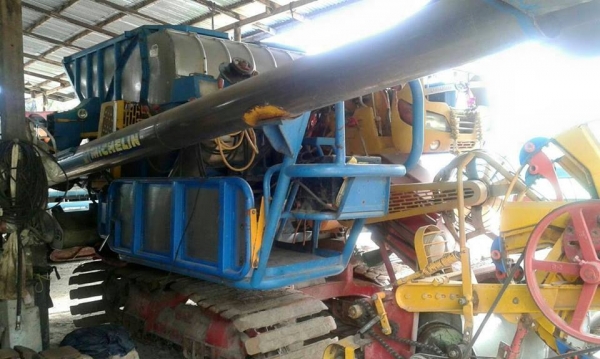 ขายรถเกี่ยวข้าว ศักดิ์พัฒนา KM47 เครื่องISUZU 210เทอร์โบ ตัวเดิน12 ปั้ม23 จากโรงงาน สภาพพร้อมใช้งาน สนใจโทร 090-8588220คุณนะ 093-3258446คุณบิว ID:narong498 หรือเข้าดูสินค้าอื่นๆได้ที่ www.truck.in.th/498 หรือเพจFacebook ณรงค์ ซื้อขายรถมือสอง (เว็บไซต์ส่วน