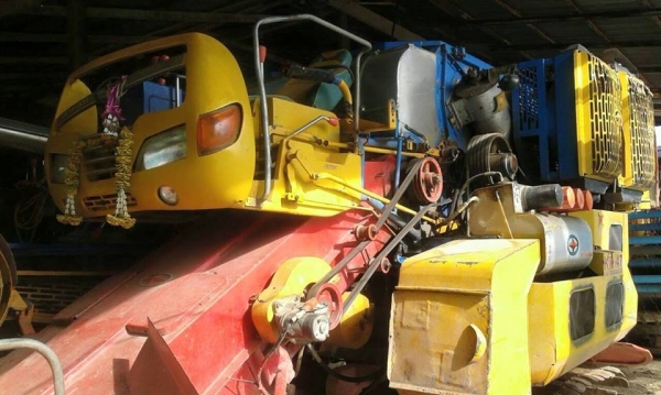 ขายรถเกี่ยวข้าว ศักดิ์พัฒนา KM47 เครื่องISUZU 210เทอร์โบ ตัวเดิน12 ปั้ม23 จากโรงงาน สภาพพร้อมใช้งาน สนใจโทร 090-8588220คุณนะ 093-3258446คุณบิว ID:narong498 หรือเข้าดูสินค้าอื่นๆได้ที่ www.truck.in.th/498 หรือเพจFacebook ณรงค์ ซื้อขายรถมือสอง (เว็บไซต์ส่วน