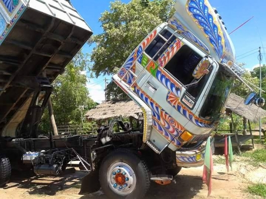 ขายดั้มเกษตร ร็อกกี้195แรง เครื่องดีแคชซีสวย ยางดีภายในสวย สภาพพร้อมใช้งาน เอกสารพร้อมโอน สนใจโทร 090-8588220คุณนะ 093-3258446คุณบิว ID:narong498 หรือเข้าดูสินค้าอื่นๆได้ที่ www.truck.in.th/498 หรือเพจFacebook ณรงค์ ซื้อขายรถมือสอง (เว็บไซต์ส่วนตัว) หรือF