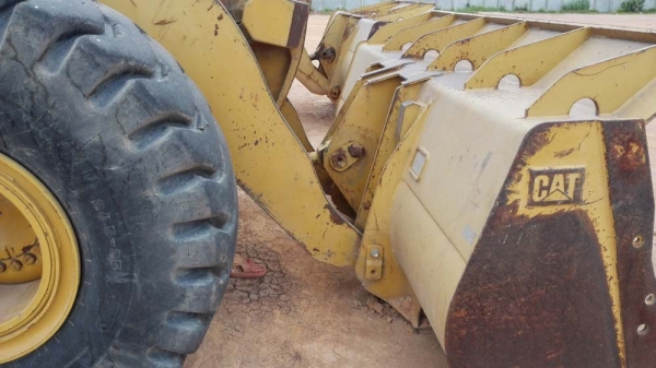 รถตักล้อยาง/ Catterpillar 966H ชม.น้อย สภาพสวยเต็ม ไม่เอกสาร