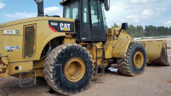รถตักล้อยาง/ Catterpillar 966H ชม.น้อย สภาพสวยเต็ม ไม่เอกสาร