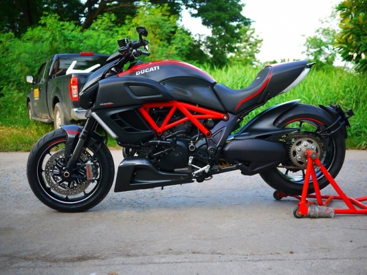 ขาย Ducati Diavel ตัว Red carbon รถศูนย์พร้อมทะเบียนแท้ สภาพกริ๊ปๆ เครื่องดีสุดๆ ไม่ล้ม ไม่ชน ไม่แปะ ขาย Ducati Diavel ตัว Red carbon รถศูนย์พร้อมทะเบียนแท้ สภาพกริ๊ปๆ เครื่องดีสุดๆ ไม่ล้ม ไม่ชน ไม่แปะ